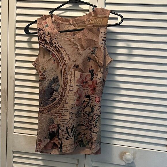 Unbranded Tops - #1286=Artistic Sleeveless Top with Vintage Print
